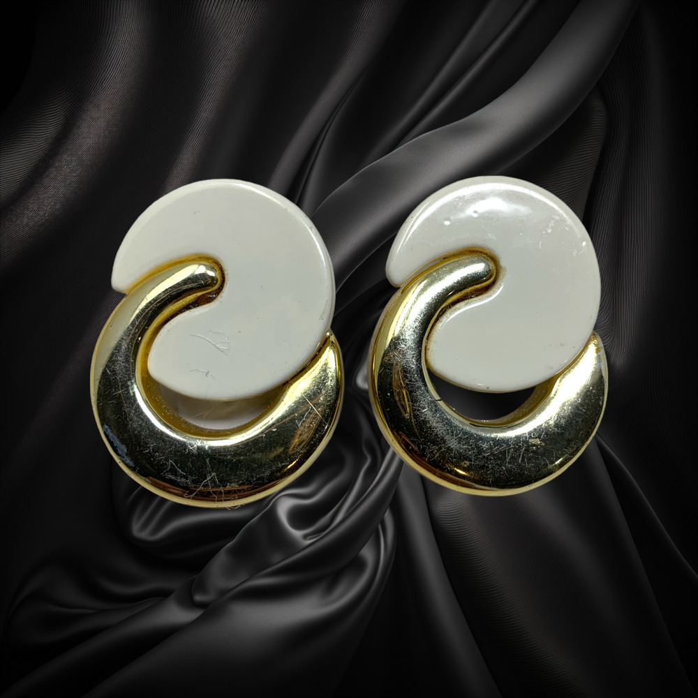 Vintage 1980s Avant Garde Ivory & Gold Swirl Clip On Earrings New Wave Couture